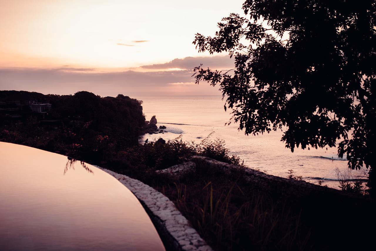 Suarga Padang Padang Hotel Uluwatu Exterior foto